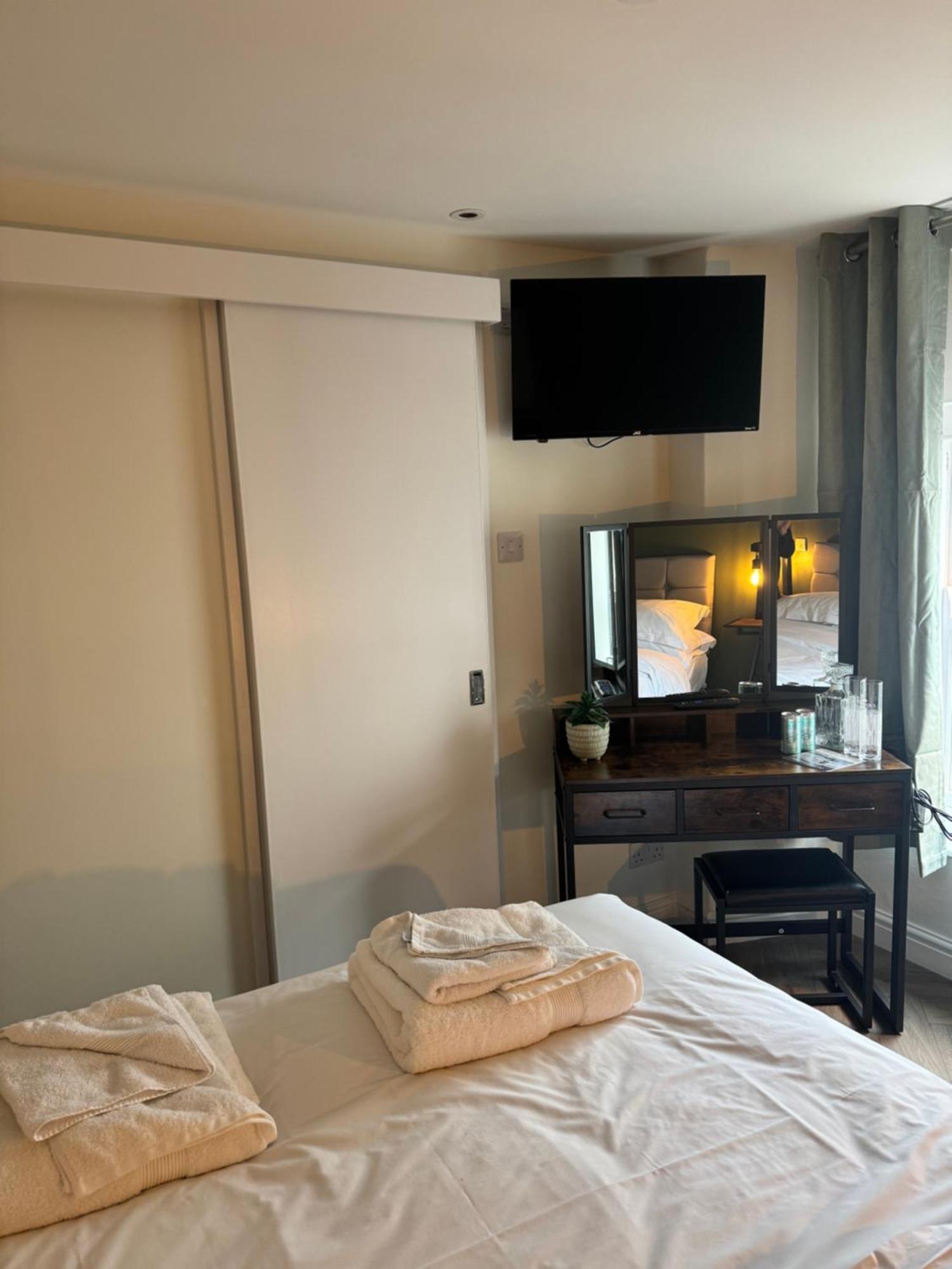 The London Inn แพดสโตว์ ภายนอก รูปภาพ